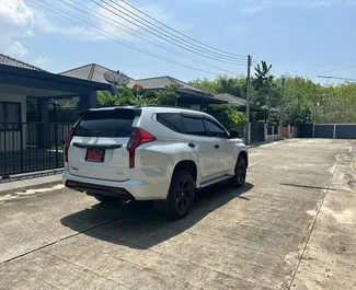 Verhuur Mitsubishi Pajero Sport. Comfort, SUV Auto te huur in Thailand ✓ Borg van Borg van 10000 THB ✓ Verzekeringsmogelijkheden TPL, CDW, SCDW, FDW, Passagiers, Diefstal.