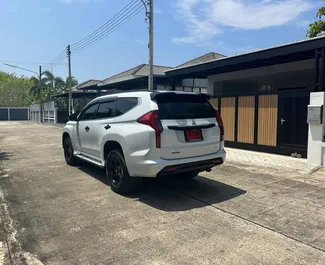 Autohuur Mitsubishi Pajero Sport 2026 in in Thailand, met Diesel brandstof en 200 pk ➤ Vanaf 1800 THB per dag.