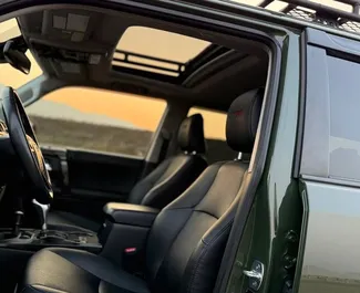 Huur een Toyota 4 Runner in Tbilisi Georgië