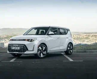 Vooraanzicht van een huurauto Kia Soul in Tbilisi, Georgië ✓ Auto #16555. ✓ Transmissie Automatisch TM ✓ 0 beoordelingen.