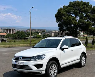 Verhuur Volkswagen Touareg. Comfort, Premium, SUV Auto te huur in Georgië ✓ Borg van Zonder Borg ✓ Verzekeringsmogelijkheden TPL, SCDW, FDW, Passagiers, Diefstal, Geen storting.