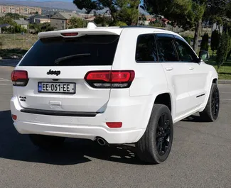 Verhuur Jeep Grand Cherokee. Comfort, Premium, SUV Auto te huur in Georgië ✓ Borg van Zonder Borg ✓ Verzekeringsmogelijkheden TPL, SCDW, FDW, Passagiers, Diefstal, Geen storting.