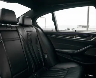 BMW 5-Series 2019 met Aandrijving achteraan systeem, beschikbaar in Tbilisi.