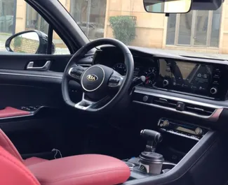 Autohuur Kia K5 2022 in in Azerbeidzjan, met Benzine brandstof en 180 pk ➤ Vanaf 85 AZN per dag.