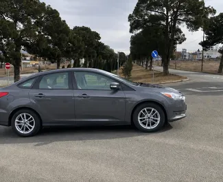 Verhuur Ford Focus. Comfort Auto te huur in Georgië ✓ Borg van Zonder Borg ✓ Verzekeringsmogelijkheden TPL, SCDW, FDW, Passagiers, Diefstal, Geen storting.