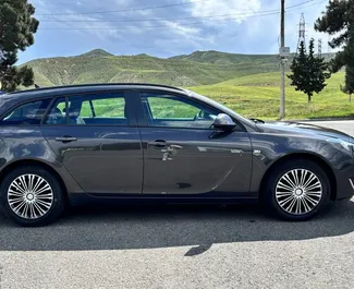 Verhuur Opel Insignia Combi. Comfort Auto te huur in Georgië ✓ Borg van Zonder Borg ✓ Verzekeringsmogelijkheden TPL, SCDW, FDW, Passagiers, Diefstal, Geen storting.