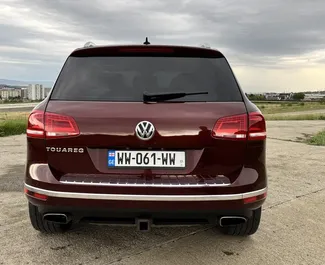 Benzine motor van 3,6L van Volkswagen Touareg 2018 te huur in Tbilisi.