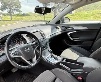 Opel Insignia Combi 2018 met Vooraandrijving systeem, beschikbaar in Tbilisi.