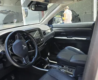 Autohuur Mitsubishi Outlander 2019 in in Georgië, met Benzine brandstof en  pk ➤ Vanaf 120 GEL per dag.