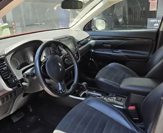 Verhuur Mitsubishi Outlander. Comfort, Crossover Auto te huur in Georgië ✓ Borg van Zonder Borg ✓ Verzekeringsmogelijkheden TPL, CDW, FDW, Passagiers, Diefstal.