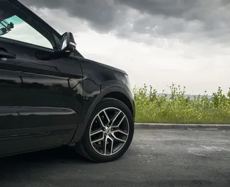 Ford Explorer 2018 beschikbaar voor verhuur in Tbilisi, met een kilometerlimiet van 200 km/dag.