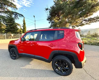 Benzine motor van 2,4L van Jeep Renegade 2019 te huur in Tbilisi.