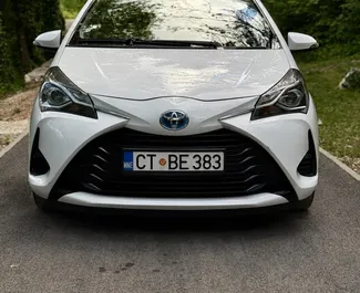 Autohuur Toyota Yaris 2019 in in Montenegro, met Hybride brandstof en 105 pk ➤ Vanaf 35 EUR per dag.