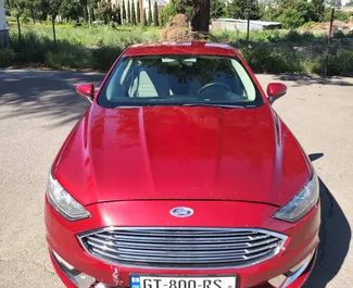 Verhuur Ford Fusion Sedan. Comfort Auto te huur in Georgië ✓ Borg van Zonder Borg ✓ Verzekeringsmogelijkheden TPL.