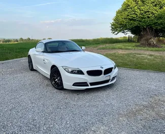 Vooraanzicht van een huurauto BMW Z4 in Durrës, Albanië ✓ Auto #16561. ✓ Transmissie Automatisch TM ✓ 0 beoordelingen.