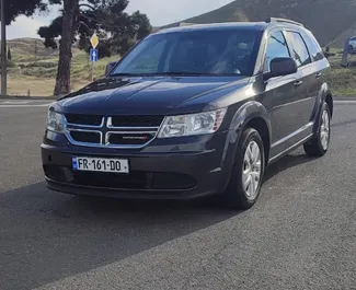 Autohuur Dodge Journey 2018 in in Georgië, met Benzine brandstof en 173 pk ➤ Vanaf 100 GEL per dag.