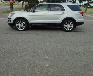 Benzine motor van 3,5L van Ford Explorer 2020 te huur in Tbilisi.