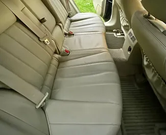 Interieur van Infiniti QX70 te huur in Georgië. Een geweldige auto met 5 zitplaatsen en een Automatisch transmissie.