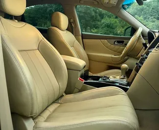 Infiniti QX70 2019 beschikbaar voor verhuur in Tbilisi, met een kilometerlimiet van 250 km/dag.