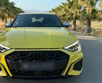 Vooraanzicht van een huurauto Audi S3 in Alicante, Spanje ✓ Auto #16517. ✓ Transmissie Automatisch TM ✓ 0 beoordelingen.