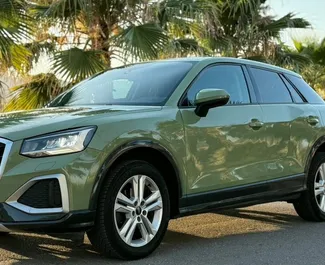 Vooraanzicht van een huurauto Audi Q2 in Alicante, Spanje ✓ Auto #16600. ✓ Transmissie Automatisch TM ✓ 0 beoordelingen.
