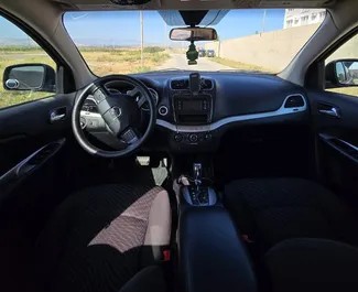 Benzine motor van 2,4L van Dodge Journey 2018 te huur in Tbilisi.