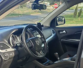 Verhuur Dodge Journey. Comfort, Crossover Auto te huur in Georgië ✓ Borg van Zonder Borg ✓ Verzekeringsmogelijkheden TPL, SCDW, FDW, Passagiers, Diefstal, Geen storting.