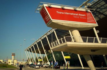 Huur een auto op de luchthaven van Tirana