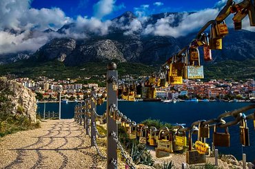 Huur een auto in Makarska