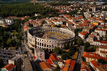 Huur een auto in Pula