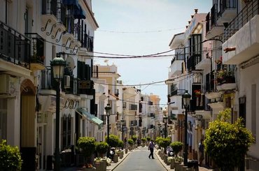 Huur een auto in Nerja